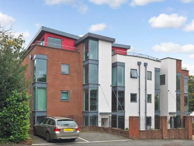 Apartment for rent in London Borough of Sutton, Greater London