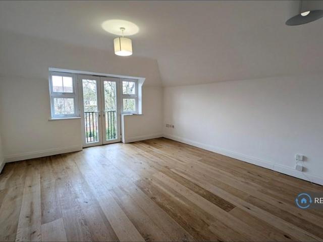 Apartment for rent in Carshalton Beeches, Greater London