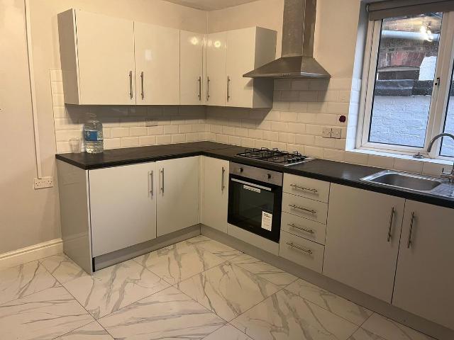 House for rent in Sandfield Park, Calderstones