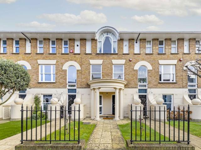 House for rent in Mile End, Greater London