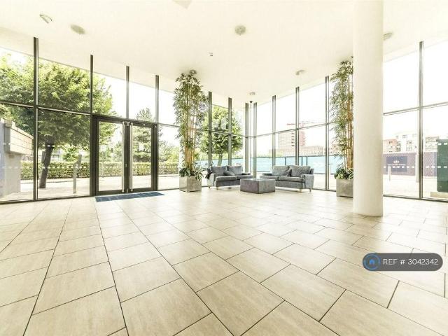 Apartment for rent in London Borough of Newham, Greater London