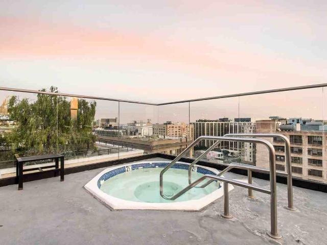 Apartment for rent in Canoga Park, California