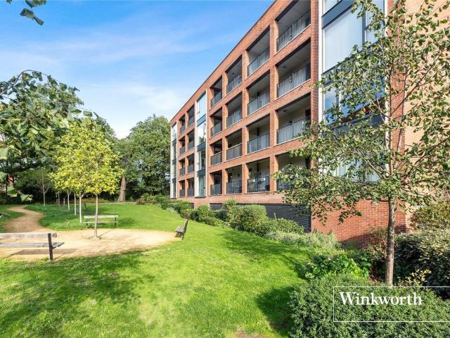 House for rent in Cockfosters, Greater London