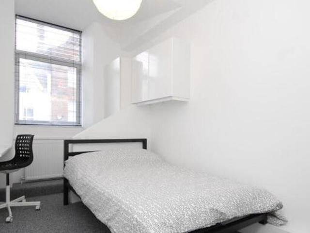 House for rent in Follaton, Strode