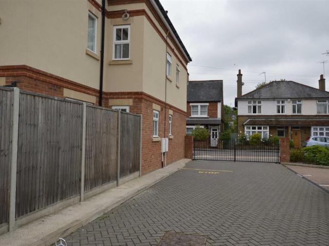 Apartment for rent in Batchworth
