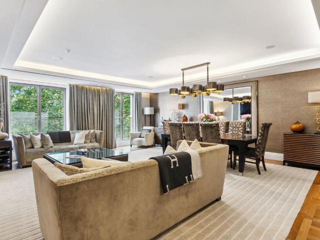 Apartment for rent in Belgravia, Greater London