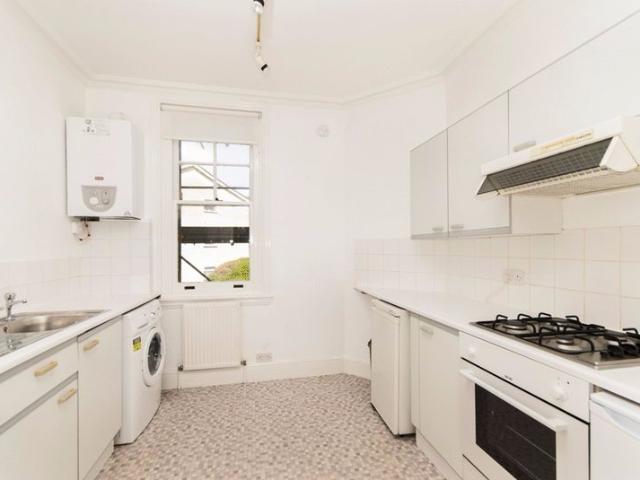 Apartment for rent in Victoria, Greater London