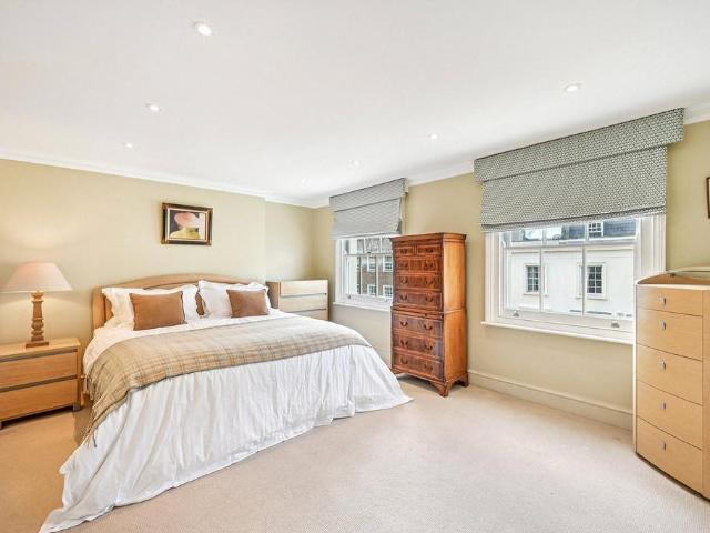 House for rent in Belgravia, Greater London