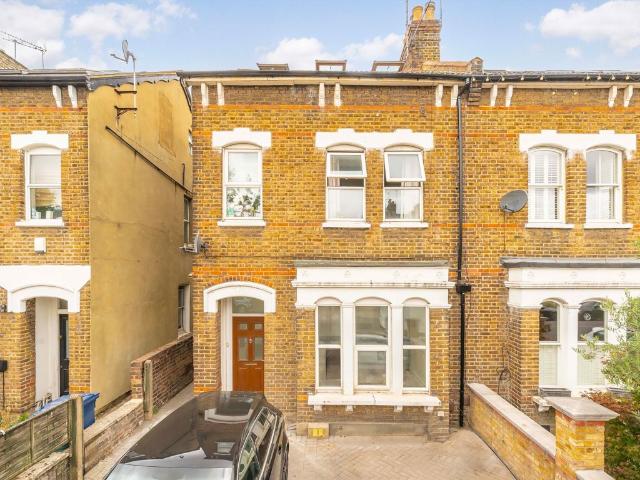 Apartment for rent in London Borough of Ealing, Hanwell