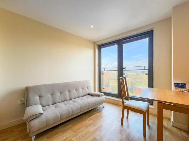Apartment for rent in Cavalier Hill, Leeds