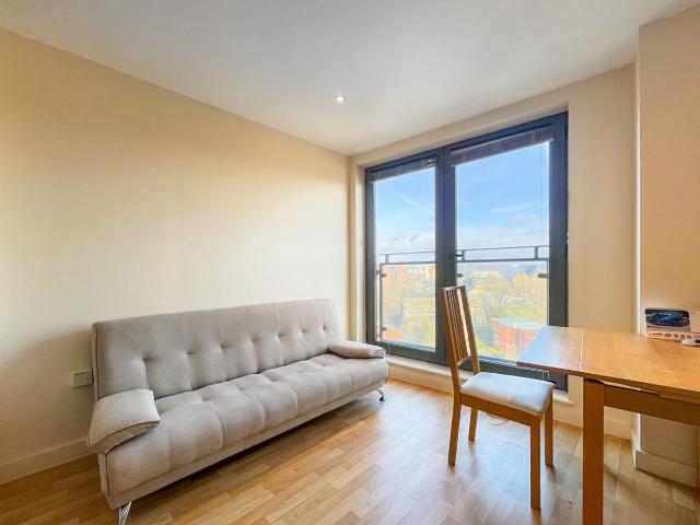 Apartment for rent in Cavalier Hill, Leeds