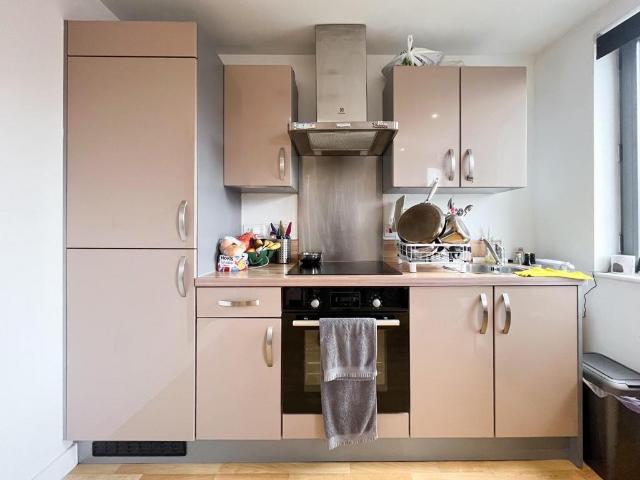 Apartment for rent in Cavalier Hill, Leeds