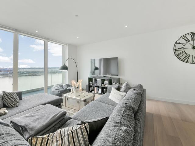 Apartment for rent in Silvertown, Greater London