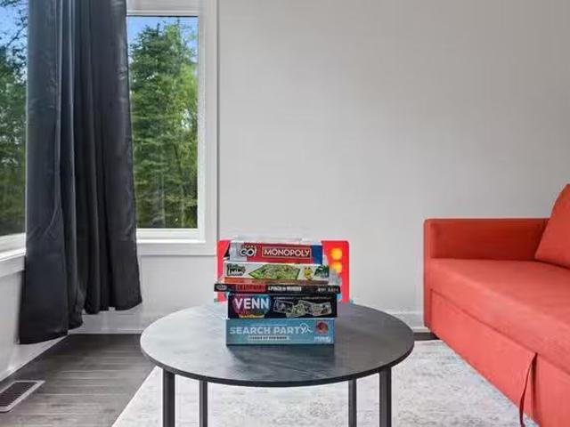 Apartment for rent in Lake of Bays Township, Central Ontario