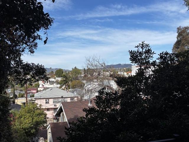 Room for rent in Canoga Park, California