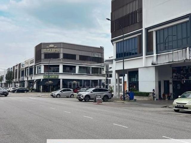 Shop for sale in Petaling, Alam Impian