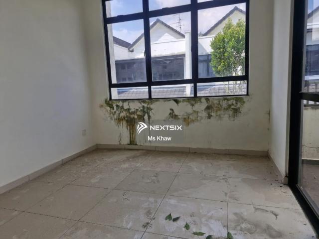 Shop for sale in Johor
