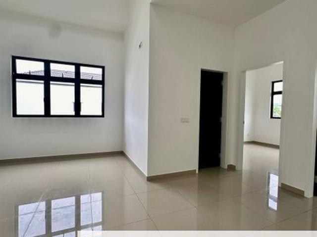 Shop for rent in Bukit Ledang, Johor