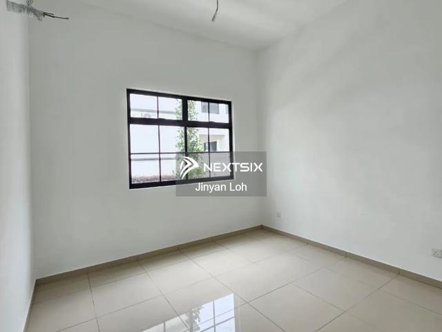 Shop for rent in Bukit Ledang, Johor