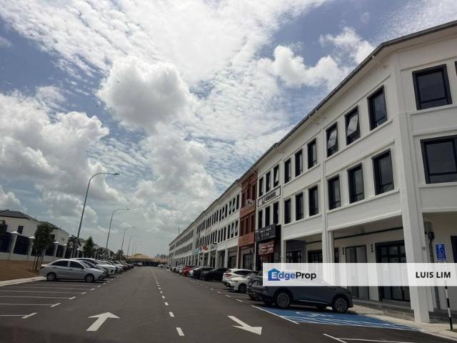 Shop for rent in Bukit Ledang, Johor