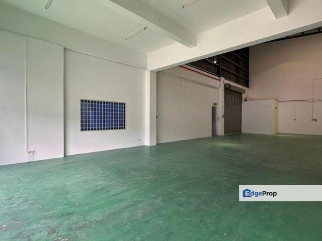 Warehouse for sale in Kediaman Kakitangan Daerah JKR Johor Bahru, Iskandar Puteri