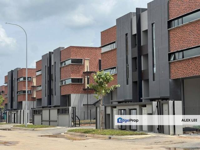 Warehouse for rent in Bandar Puncak Alam, Kuala Selangor