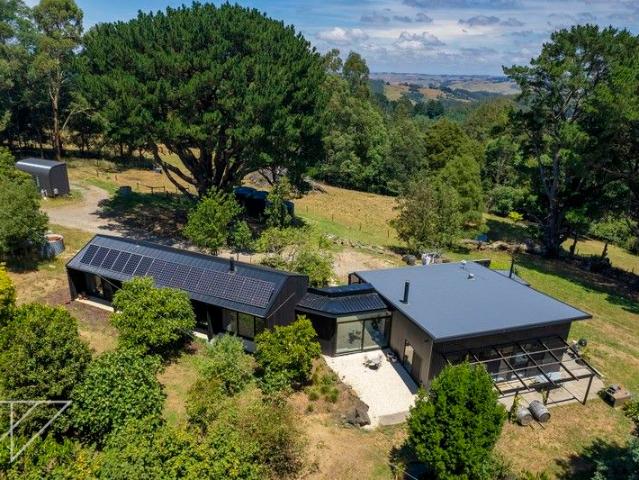 Cottage for sale in Ferndale, Victoria
