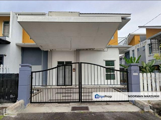 House for sale in Malaka