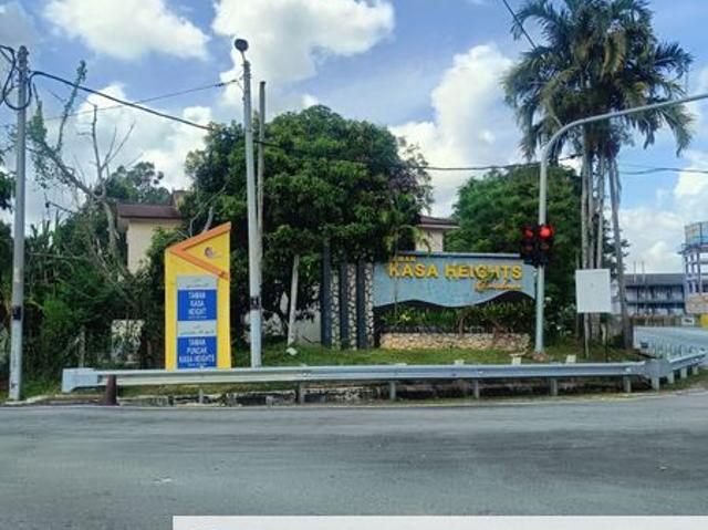 House for sale in Malaka