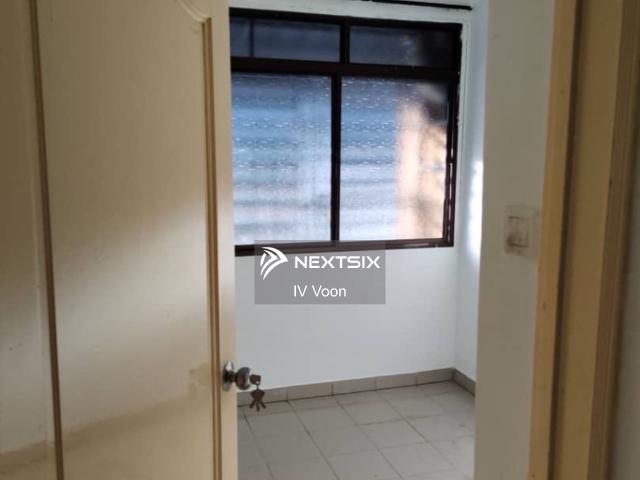 Shop for sale in Johor