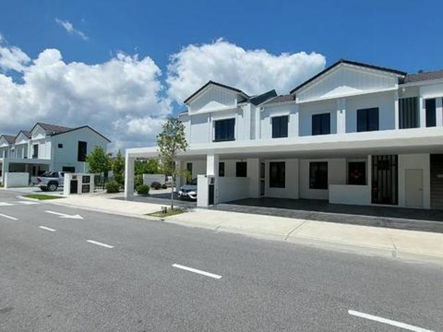 Townhouse for sale in Wellesley, Penang