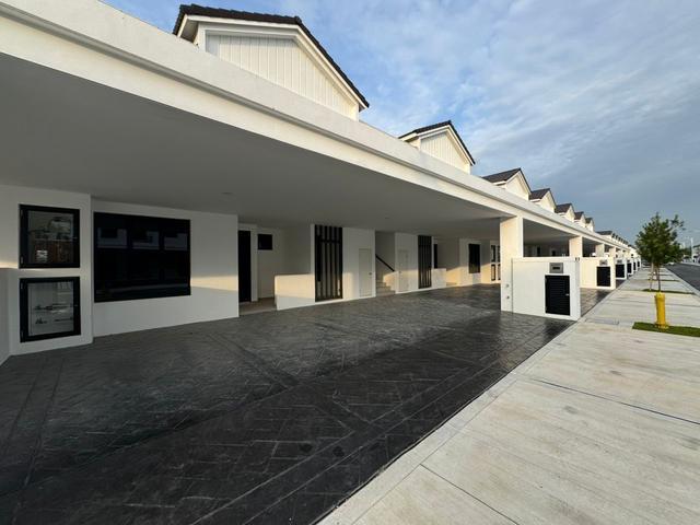 Townhouse for sale in Wellesley, Penang