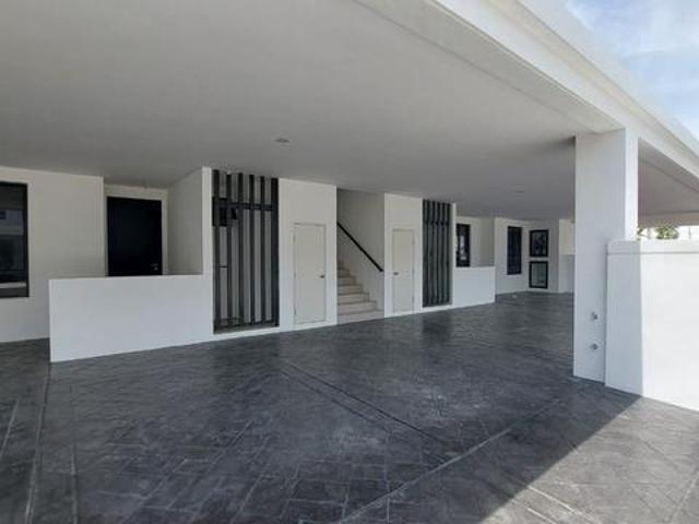Townhouse for rent in Wellesley, Penang