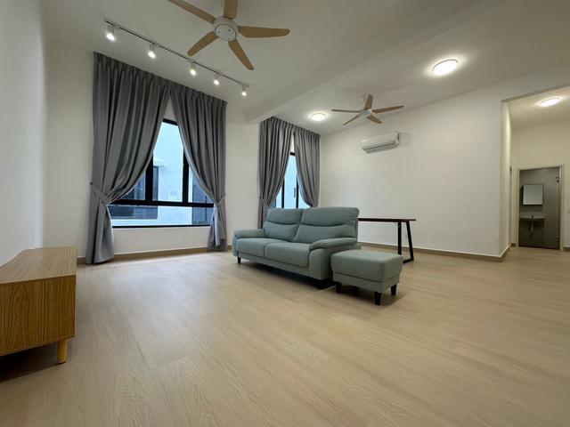 Townhouse for rent in Batu Kawan, Seberang Perai