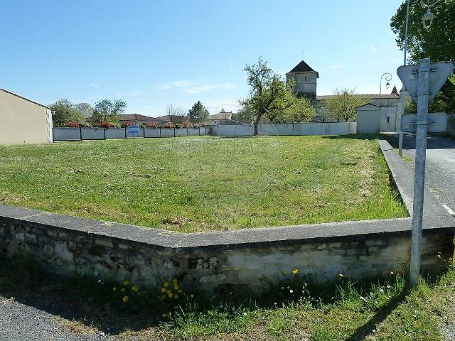 Terrain vente à Saintes, Ecoyeux