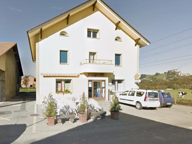 Haus mieten in Ecublens FR, Rue