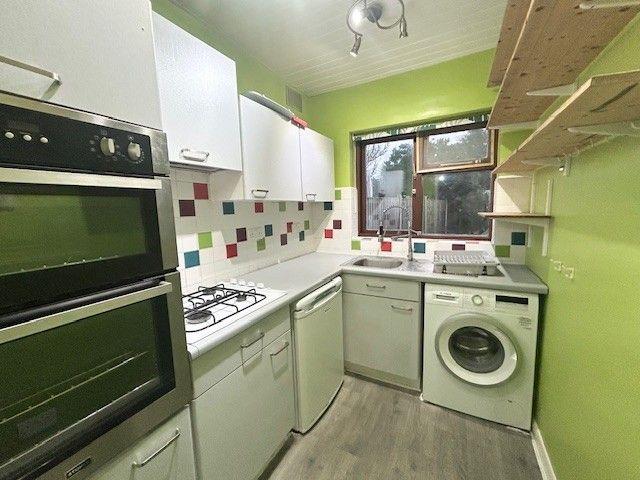Apartment for rent in Rush Green, Greater London