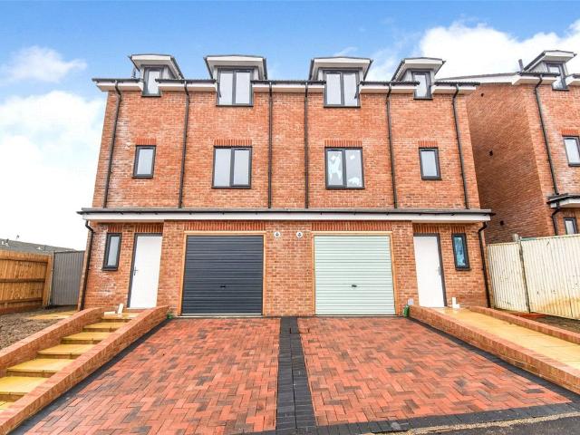 House for rent in East End, Rushmoor