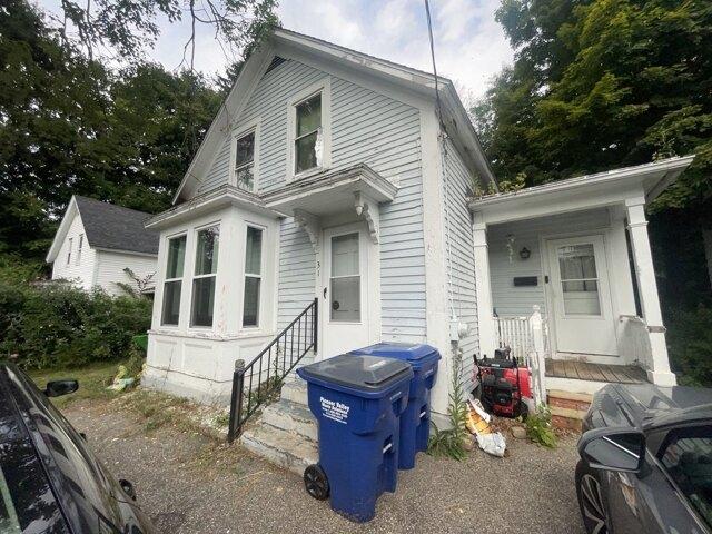 House for sale in Ware, Hampshire County
