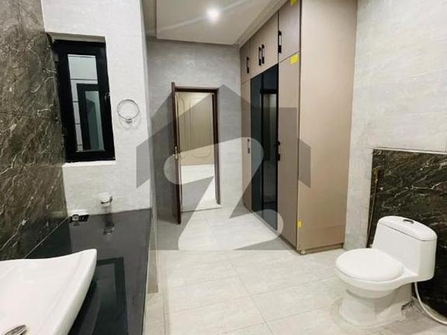 House for sale in تحصیل فیصل آباد شہر, فیصل آباد ڈویژن