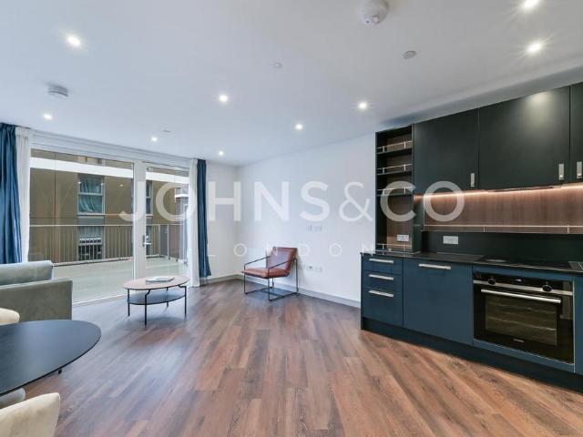 Apartment for rent in Birch Green, Spelthorne