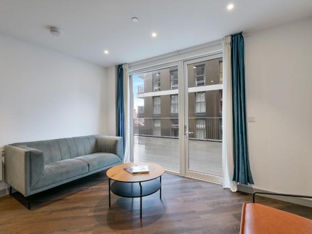 Apartment for rent in Birch Green, Spelthorne