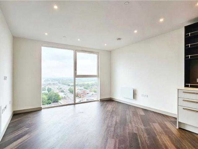 Apartment for rent in Birch Green, Lower Halliford