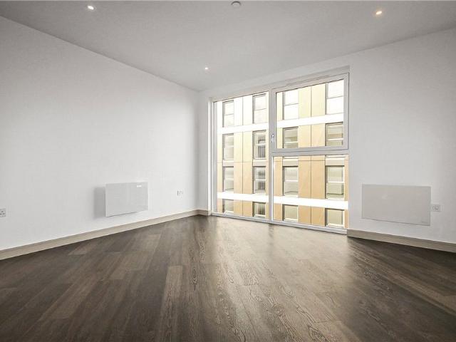 Apartment for rent in Birch Green, Spelthorne