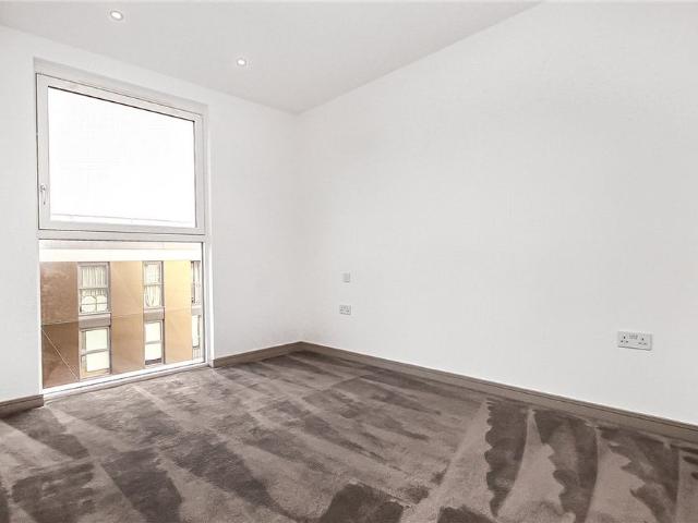 Apartment for rent in Birch Green, Lower Halliford