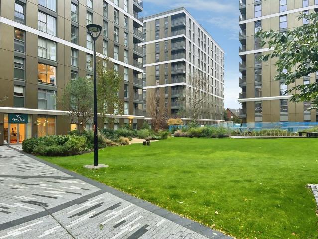 Apartment for rent in Birch Green, Spelthorne