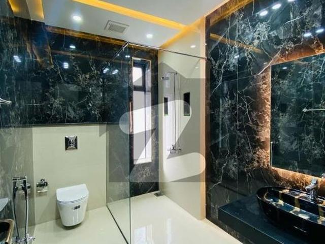 House for sale in Faisalabad, Islamabad Capital Territory