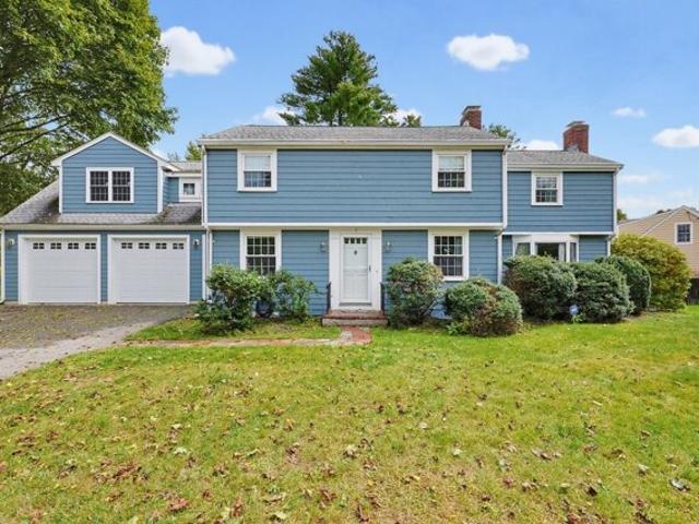 House for sale in Daymon Farms, Wayland