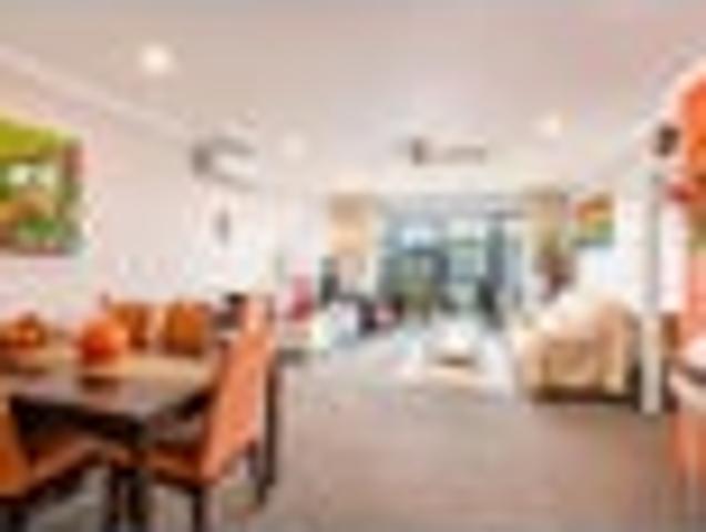 Apartment for rent in Newton, Auckland
