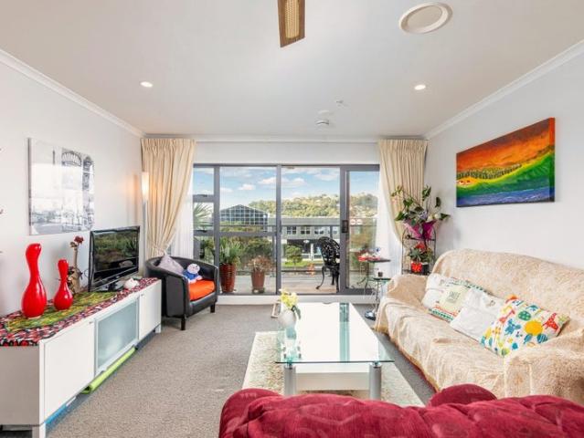 Apartment for rent in Newton, Auckland